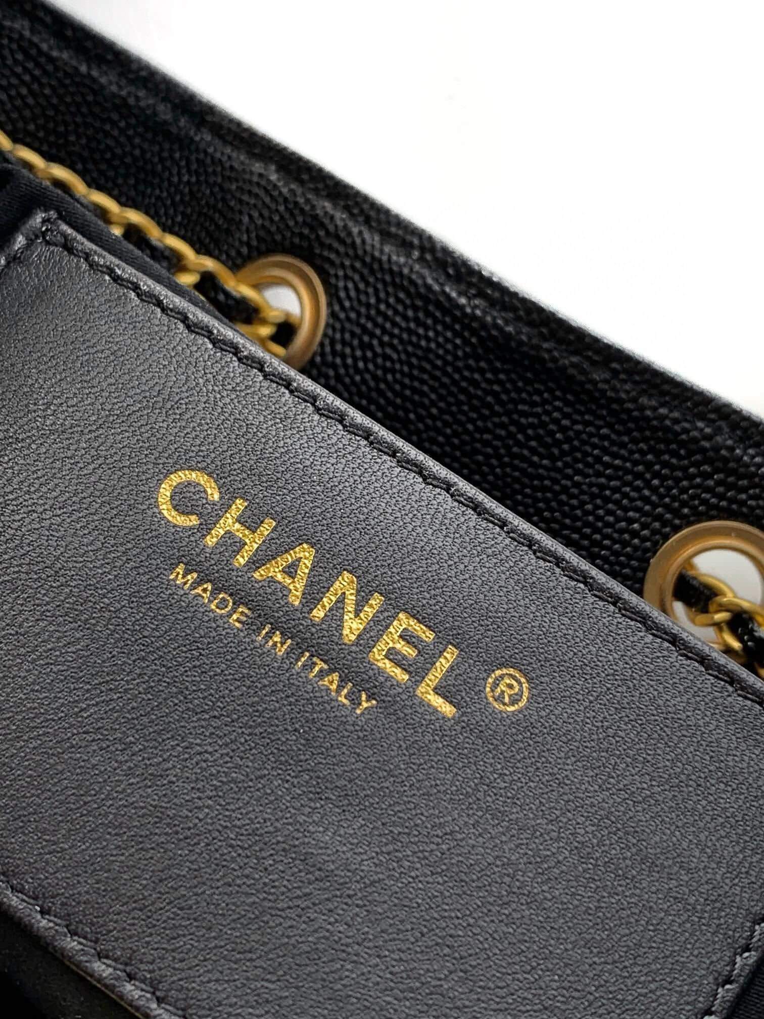 Chanel 25 Small - Medium Shoulder Handbag Grained Calfskin & Gold-Tone Metal - Image 13