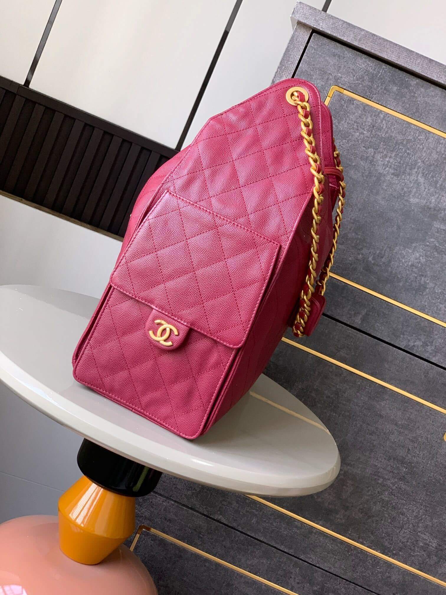 Chanel 25 Small - Medium Shoulder Handbag Grained Calfskin & Gold-Tone Metal - Image 43