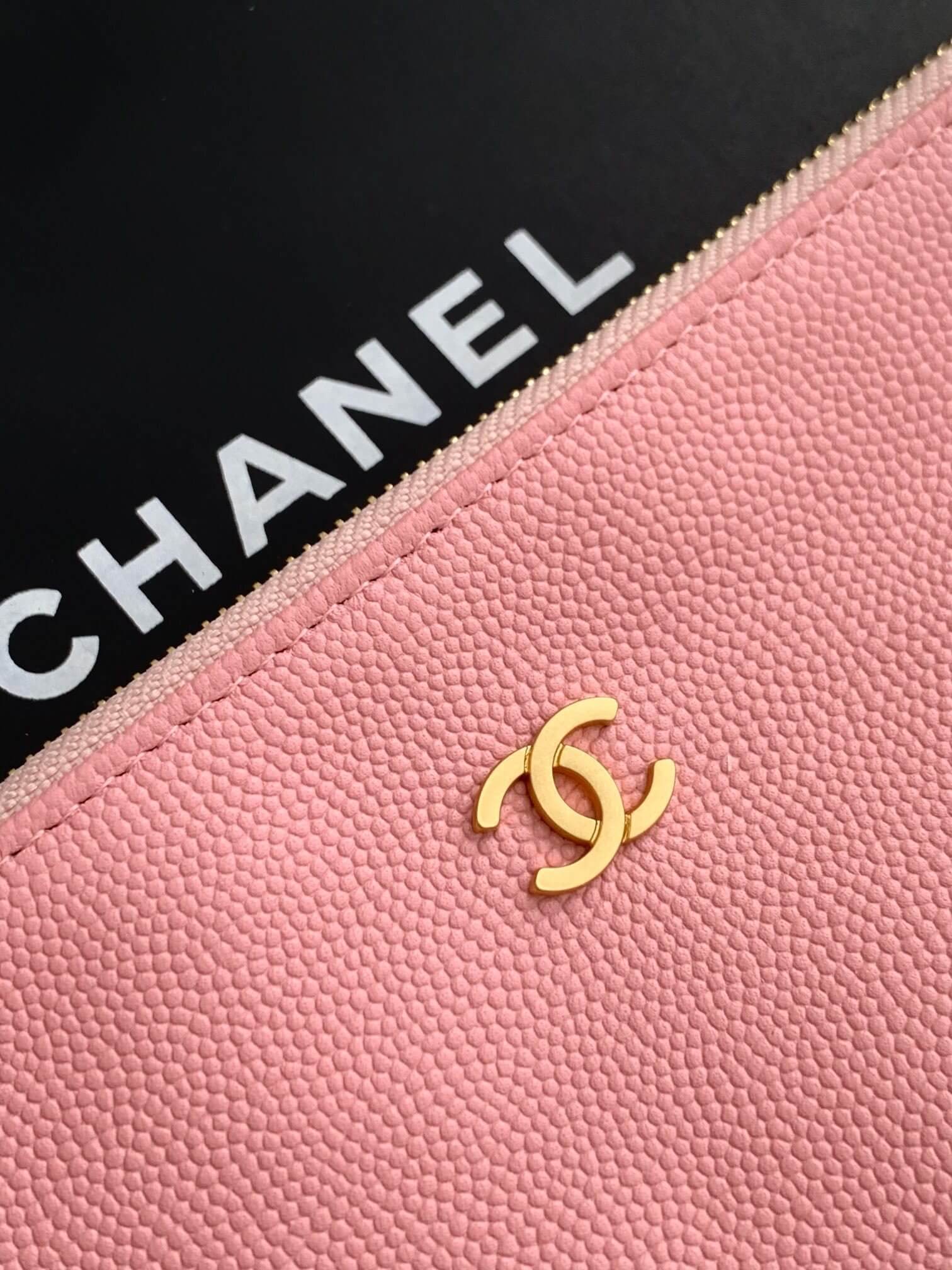 Chanel 25 Small - Medium Shoulder Handbag Grained Calfskin & Gold-Tone Metal - Image 58