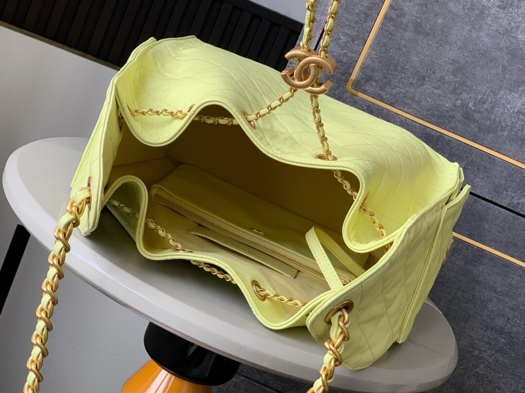 Chanel 25 Small - Medium Shoulder Handbag Grained Calfskin & Gold-Tone Metal - Image 47