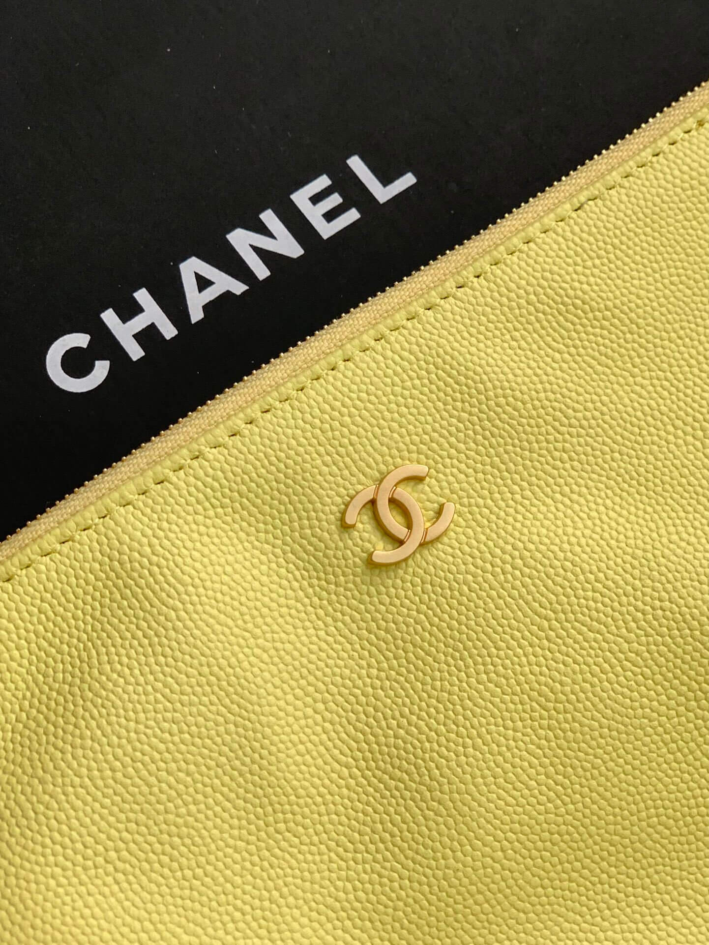 Chanel 25 Small - Medium Shoulder Handbag Grained Calfskin & Gold-Tone Metal - Image 49