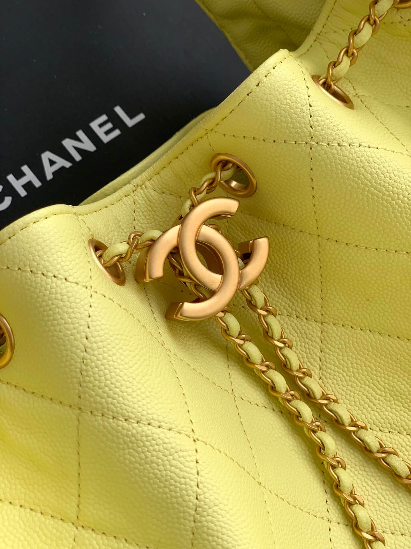 Chanel 25 Small - Medium Shoulder Handbag Grained Calfskin & Gold-Tone Metal - Image 50