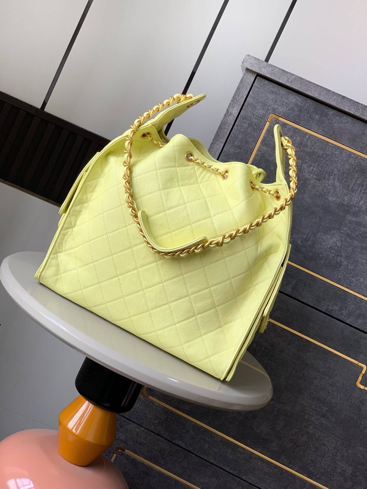 Chanel 25 Small - Medium Shoulder Handbag Grained Calfskin & Gold-Tone Metal - Image 46