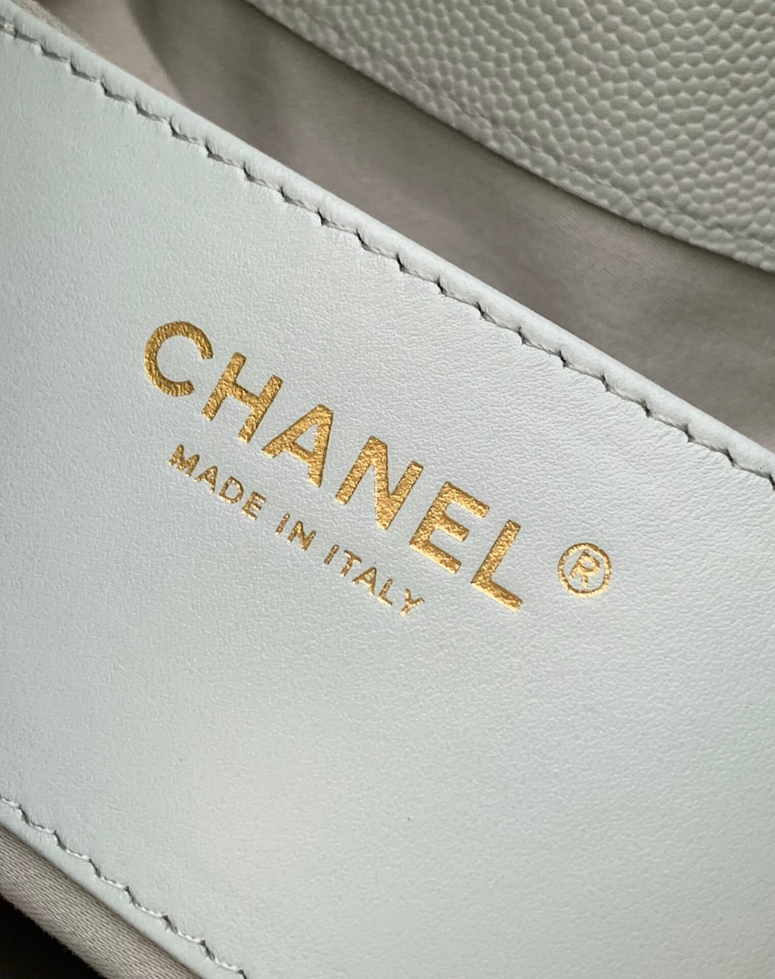 Chanel 25 Small - Medium Shoulder Handbag Grained Calfskin & Gold-Tone Metal - Image 137