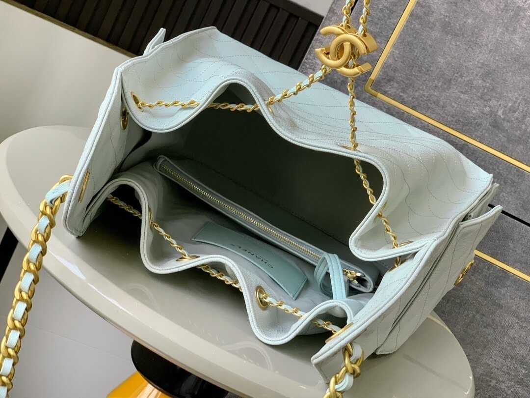 Chanel 25 Small - Medium Shoulder Handbag Grained Calfskin & Gold-Tone Metal - Image 136