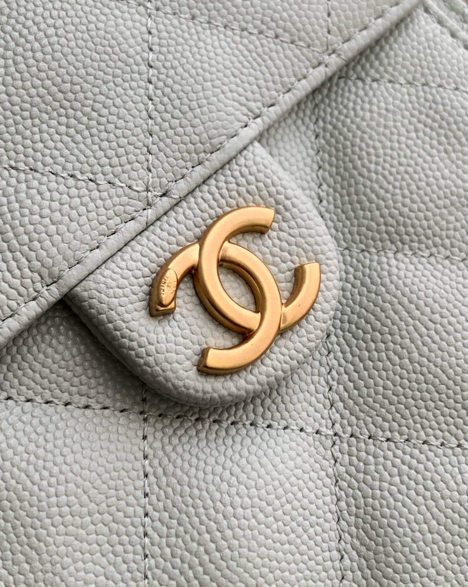Chanel 25 Small - Medium Shoulder Handbag Grained Calfskin & Gold-Tone Metal - Image 139