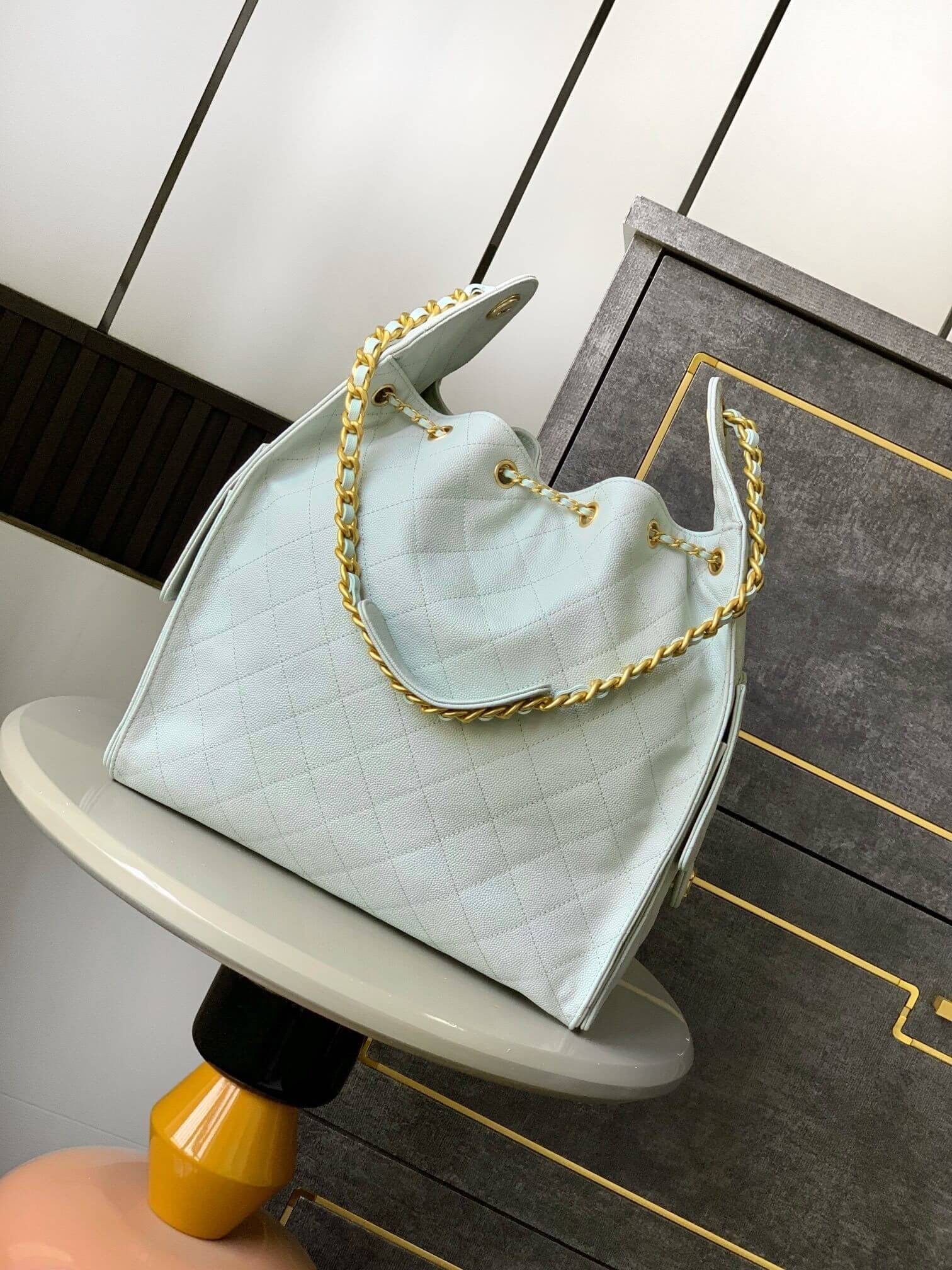 Chanel 25 Small - Medium Shoulder Handbag Grained Calfskin & Gold-Tone Metal - Image 135