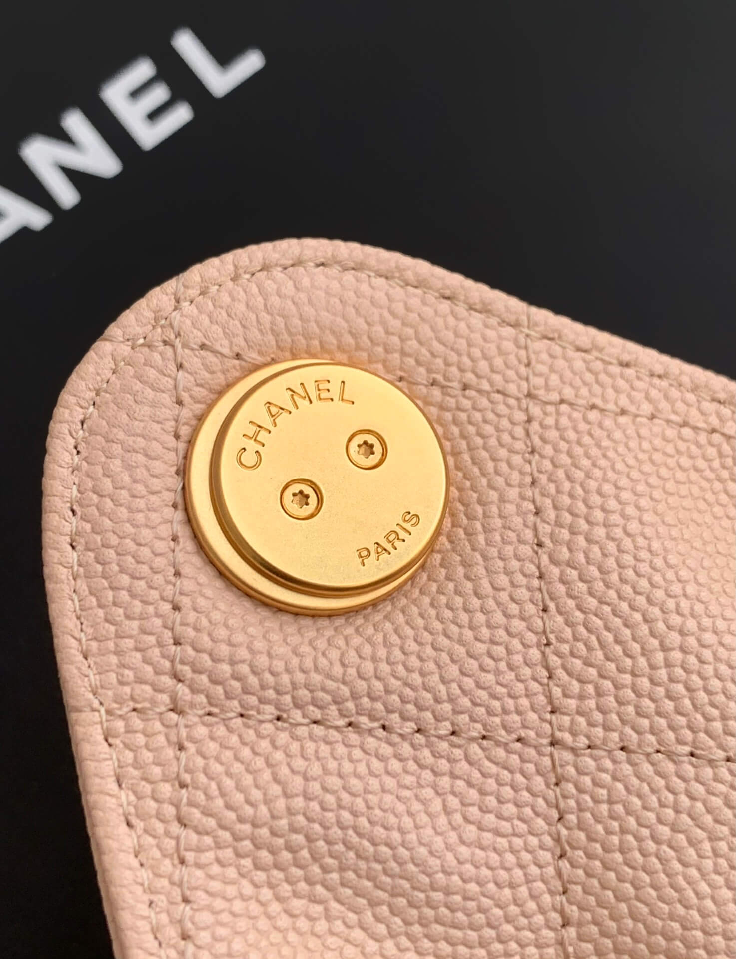 Chanel 25 Small - Medium Shoulder Handbag Grained Calfskin & Gold-Tone Metal - Image 103