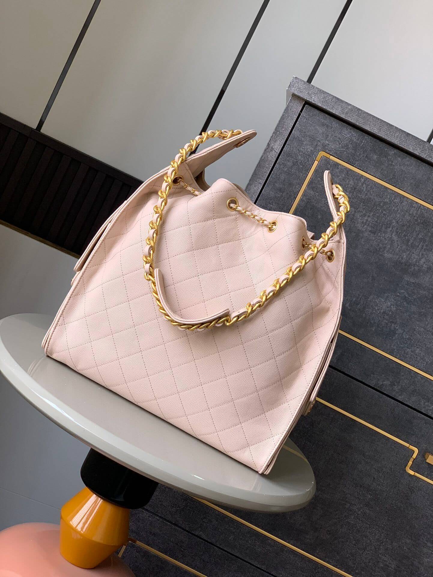 Chanel 25 Small - Medium Shoulder Handbag Grained Calfskin & Gold-Tone Metal - Image 99