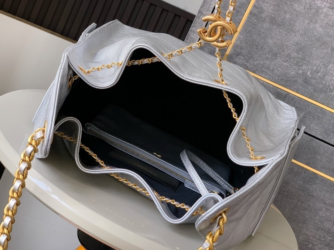 Chanel 25 Small - Medium Shoulder Handbag Grained Calfskin & Gold-Tone Metal - Image 82