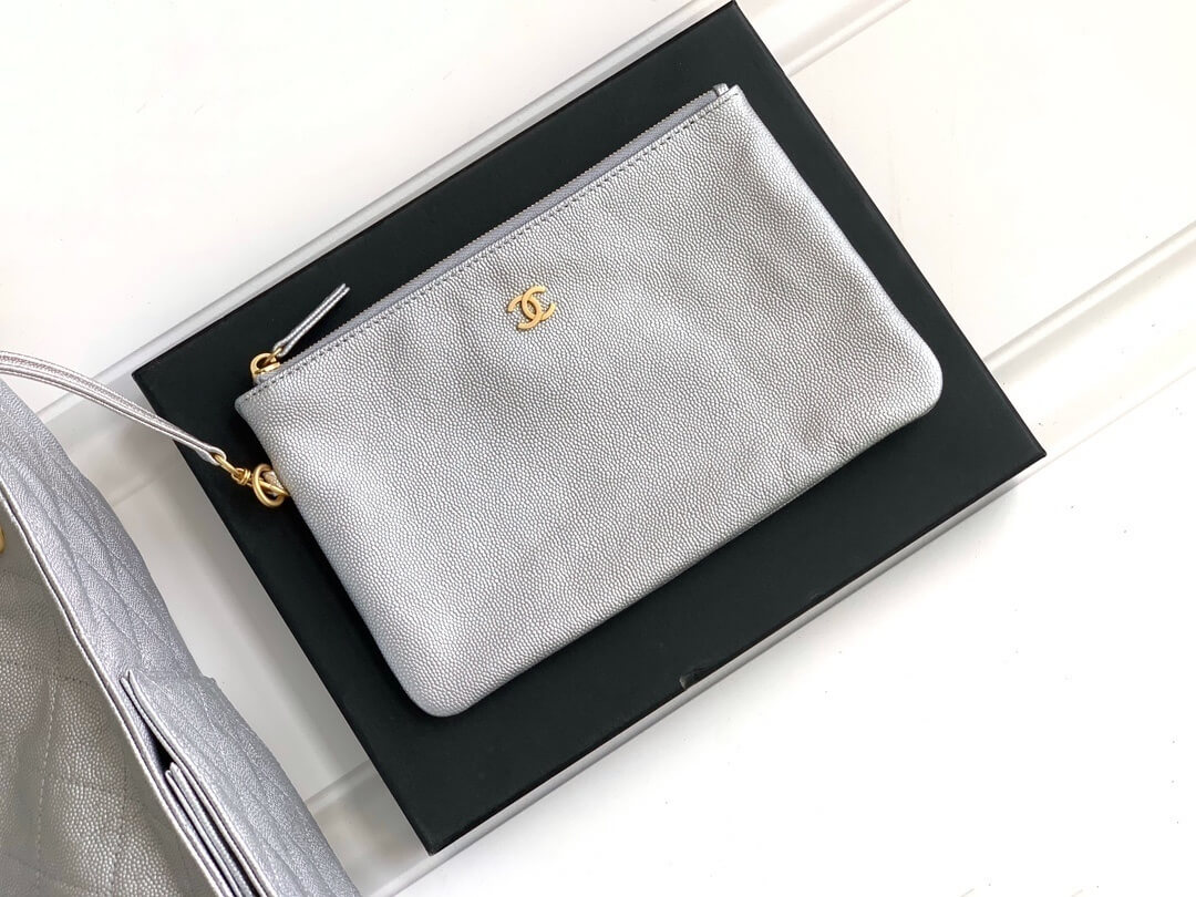 Chanel 25 Small - Medium Shoulder Handbag Grained Calfskin & Gold-Tone Metal - Image 86