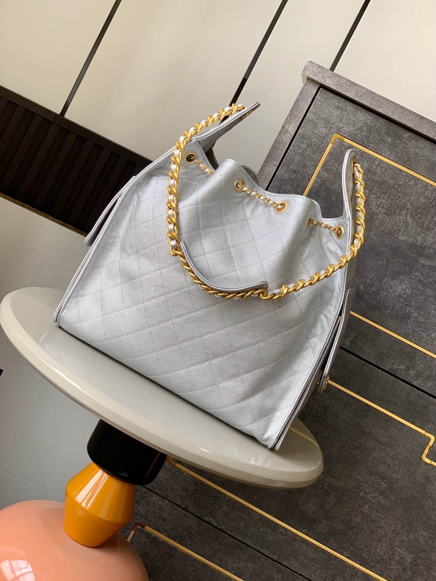 Chanel 25 Small - Medium Shoulder Handbag Grained Calfskin & Gold-Tone Metal - Image 81