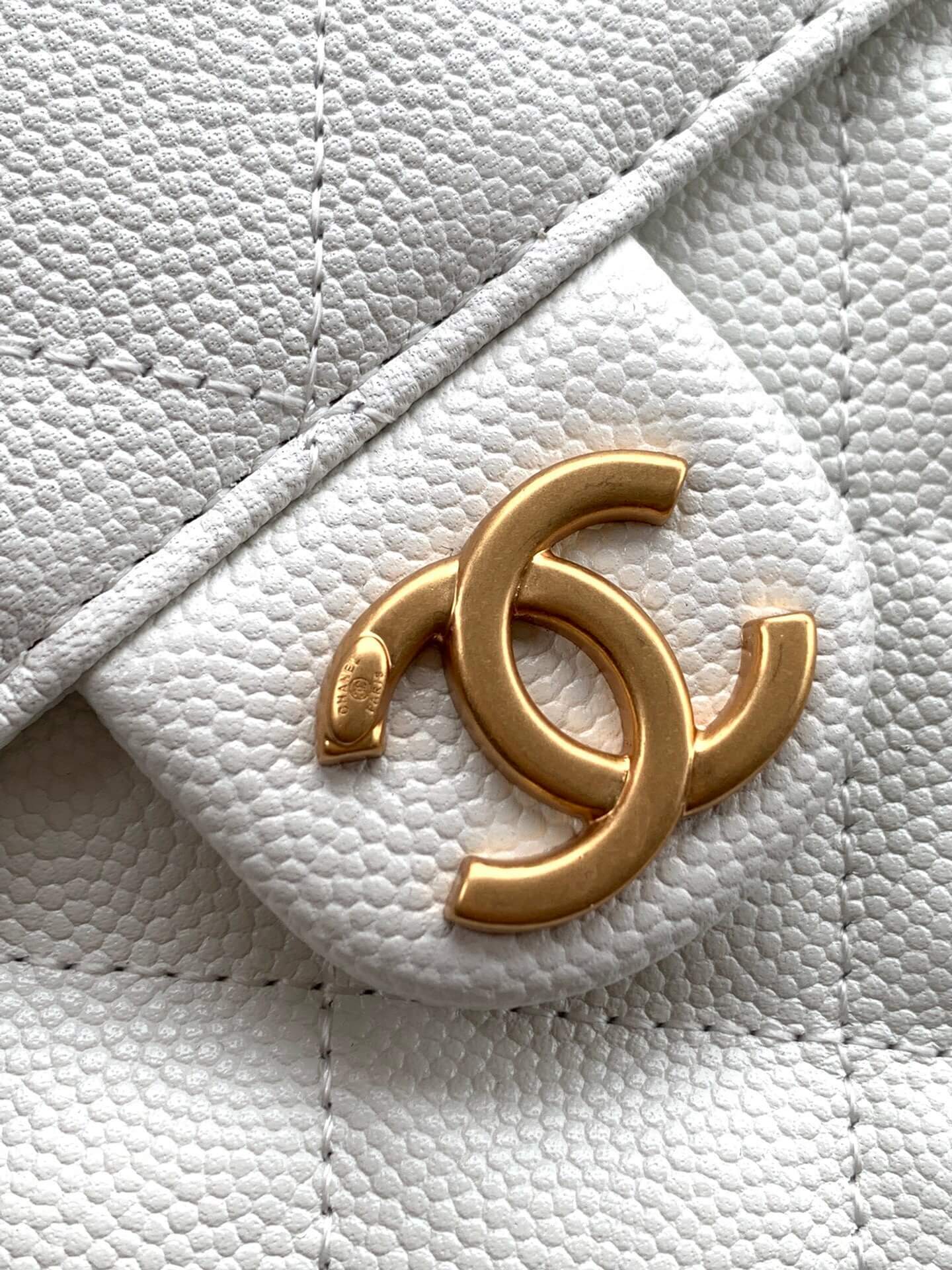 Chanel 25 Small - Medium Shoulder Handbag Grained Calfskin & Gold-Tone Metal - Image 24