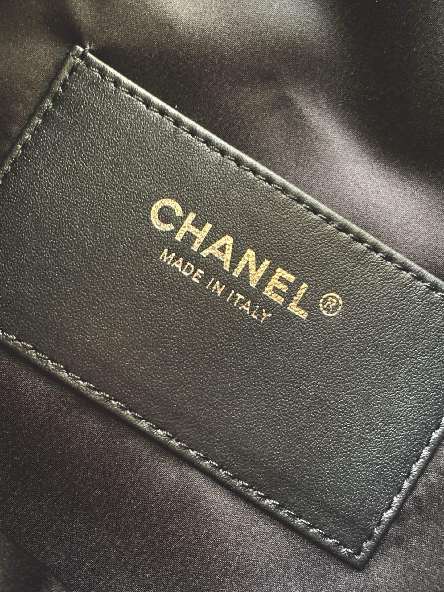 Chanel 25 Small - Medium Shoulder Handbag Shiny Crumpled Calfskin, Gold/Silver-Tone & Ruthenium-Finish Metal Black - Image 4