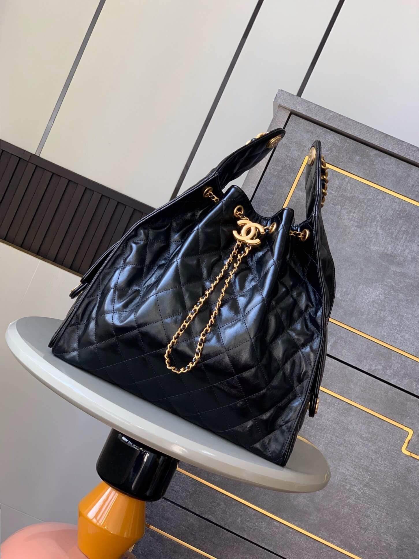 Chanel 25 Small - Medium Shoulder Handbag Shiny Crumpled Calfskin, Gold-Tone & Ruthenium-Finish Metal Black