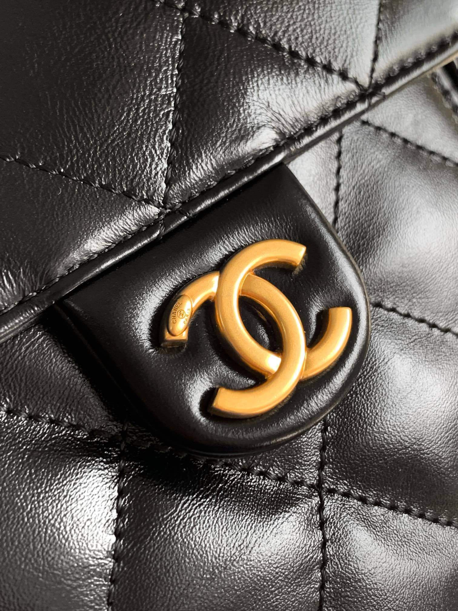 Chanel 25 Small - Medium Shoulder Handbag Shiny Crumpled Calfskin, Gold-Tone & Ruthenium-Finish Metal Black - Image 6