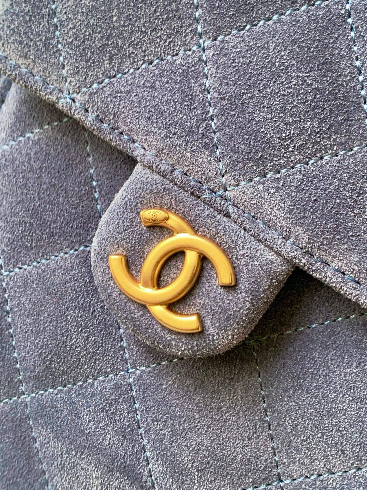 Chanel 25 Small - Medium Shoulder Handbag Suede Calfskin & Gold Metal - Image 104