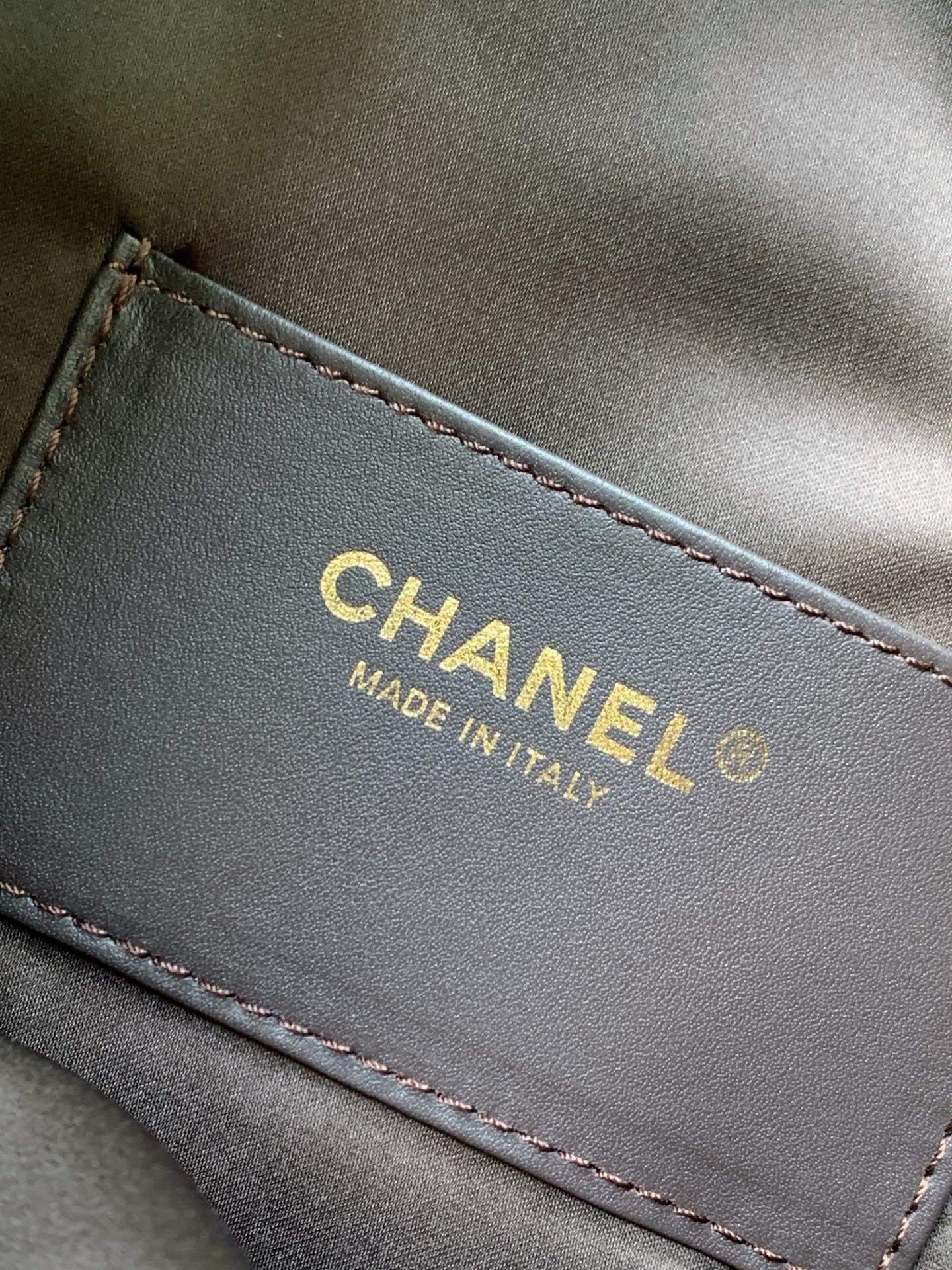 Chanel 25 Small - Medium Shoulder Handbag Suede Calfskin & Gold Metal - Image 192