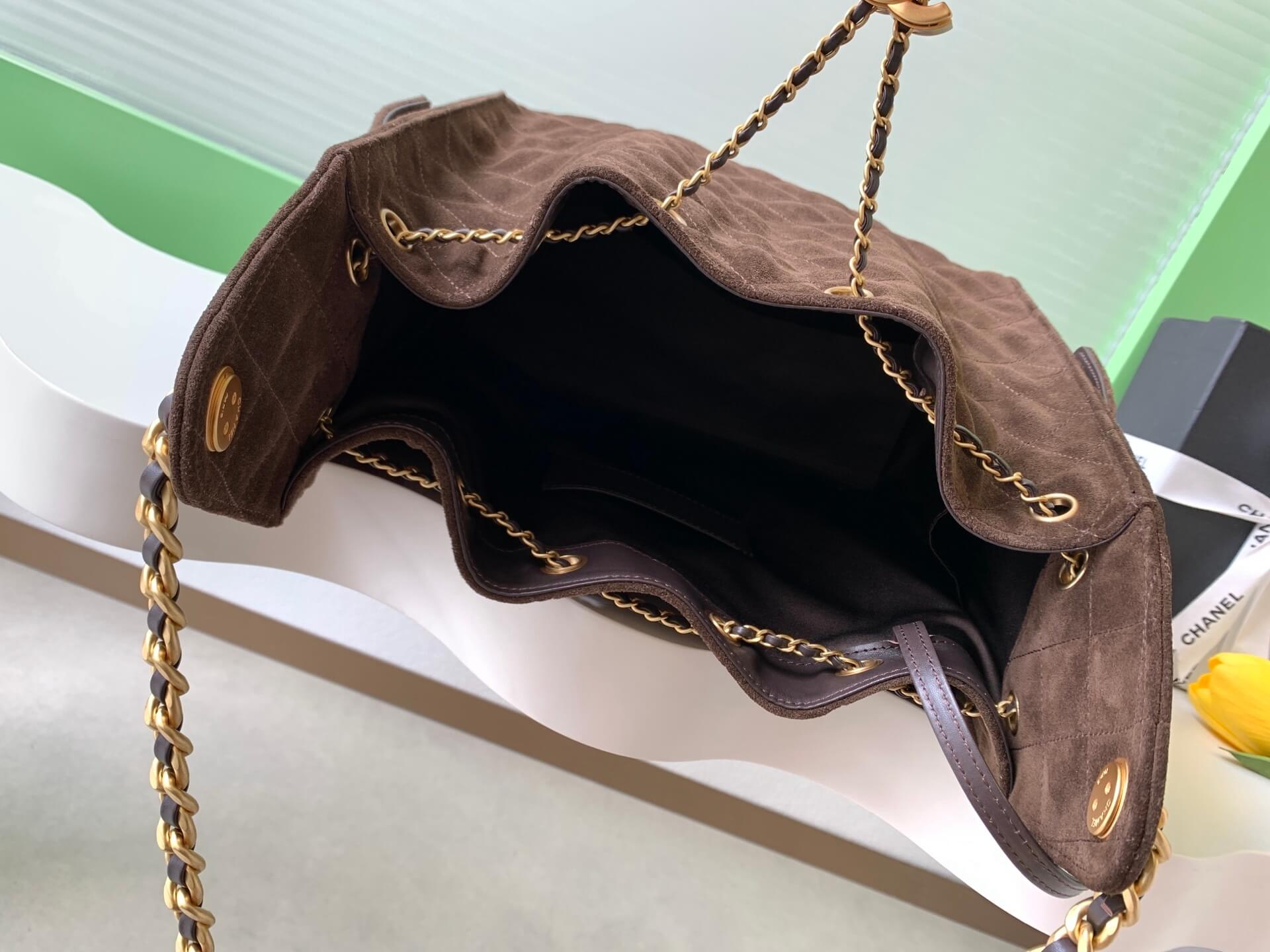 Chanel 25 Small - Medium Shoulder Handbag Suede Calfskin & Gold Metal - Image 191