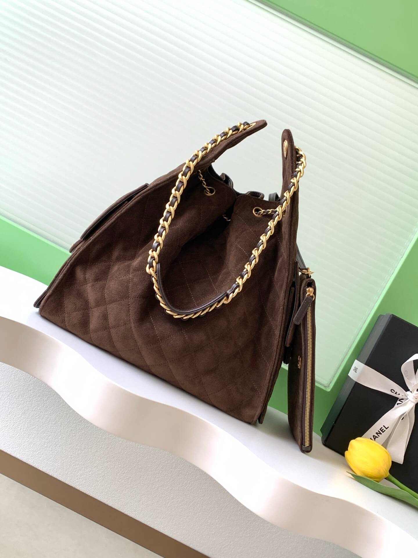 Chanel 25 Small - Medium Shoulder Handbag Suede Calfskin & Gold Metal - Image 190