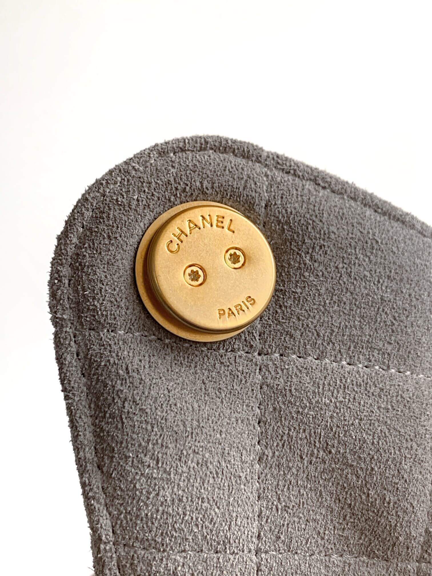 Chanel 25 Small - Medium Shoulder Handbag Suede Calfskin & Gold Metal - Image 123