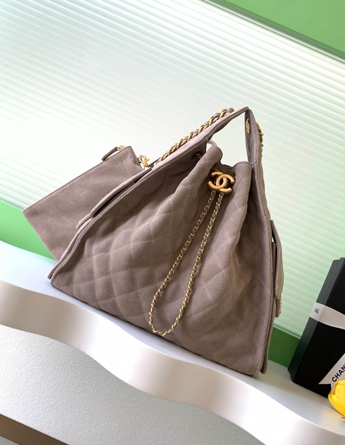 Chanel 25 Small - Medium Shoulder Handbag Suede Calfskin & Gold Metal - Image 171