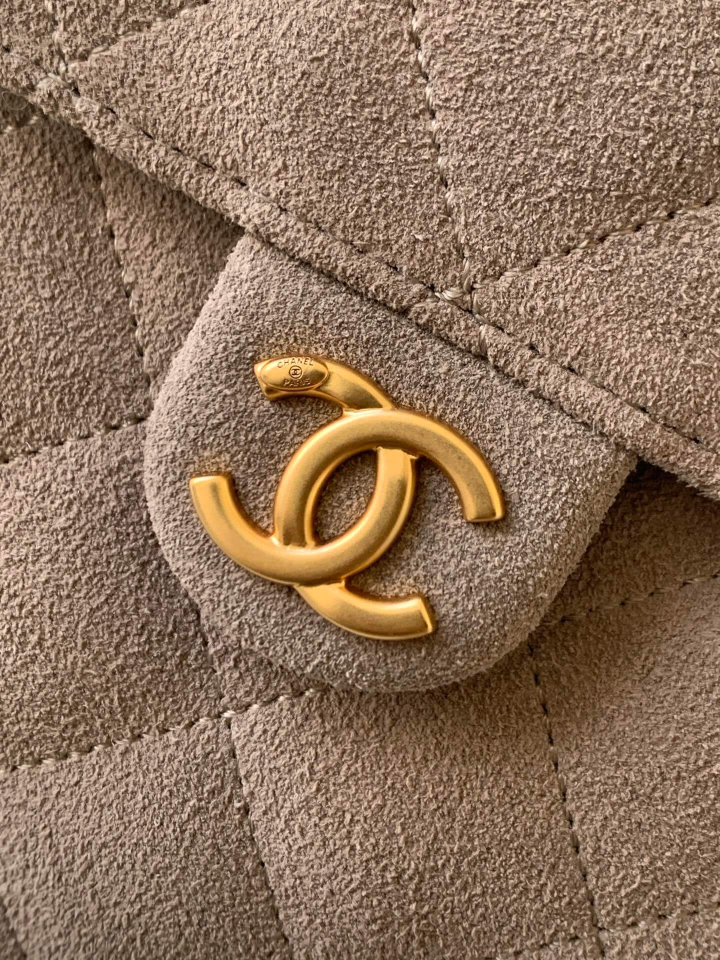 Chanel 25 Small - Medium Shoulder Handbag Suede Calfskin & Gold Metal - Image 176