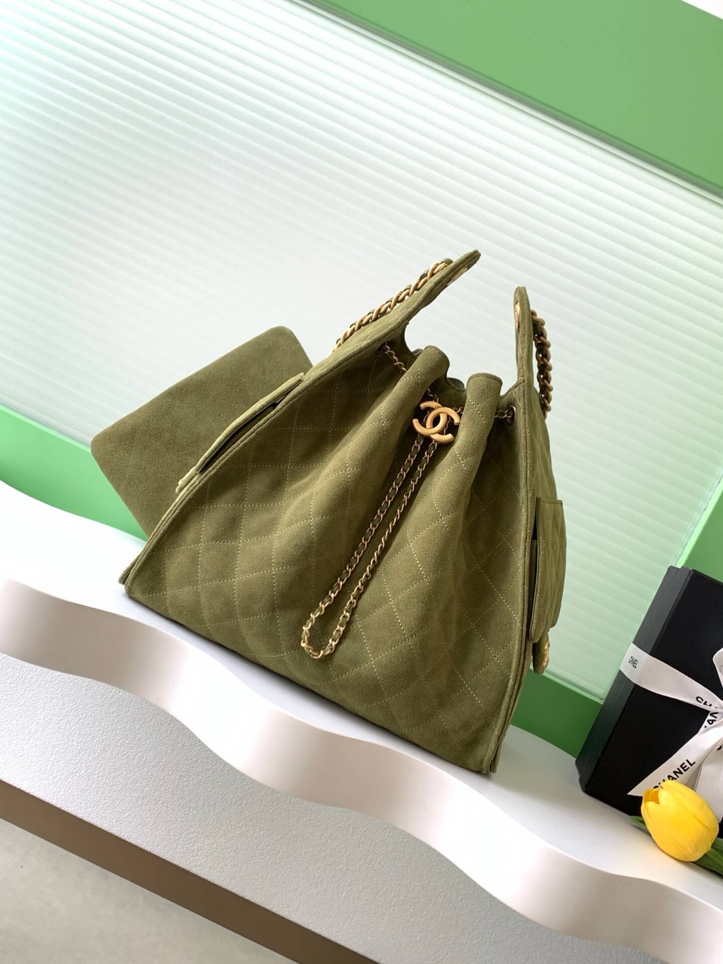 Chanel 25 Small - Medium Shoulder Handbag Suede Calfskin & Gold Metal - Image 153