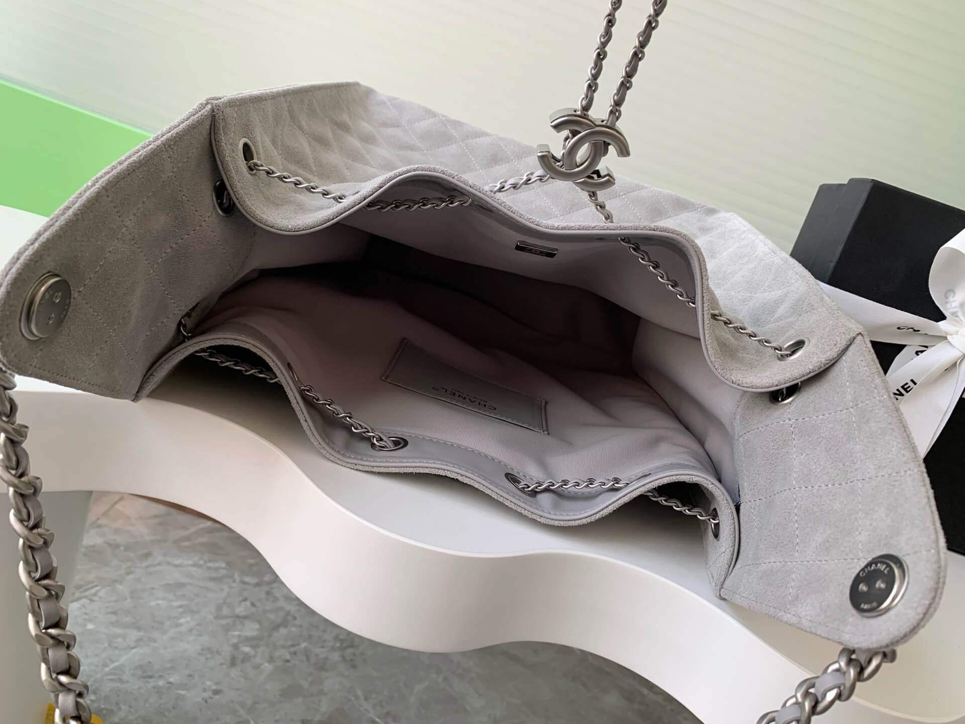 Chanel 25 Small - Medium Shoulder Handbag Suede Calfskin & Gold Metal - Image 65