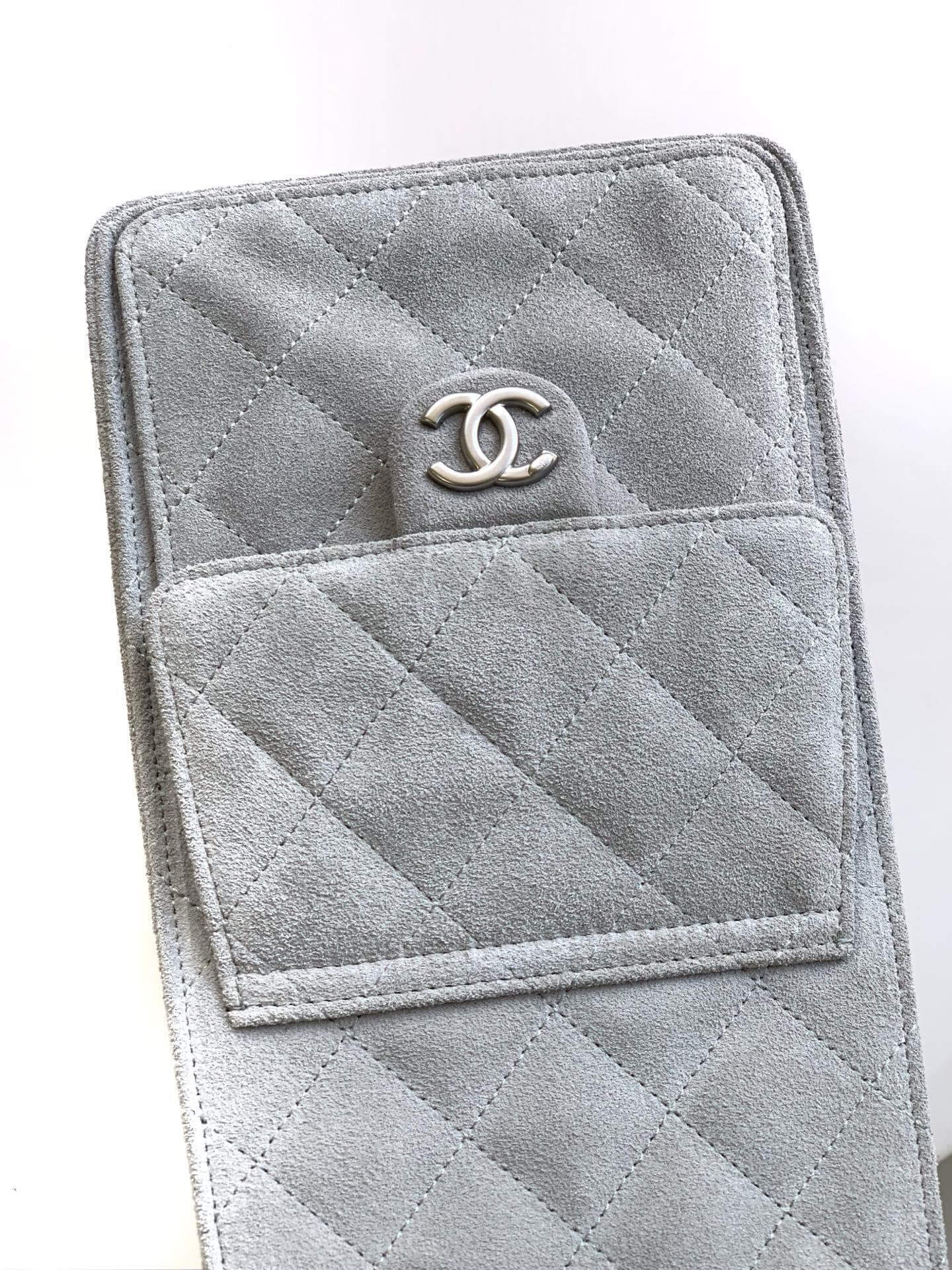 Chanel 25 Small - Medium Shoulder Handbag Suede Calfskin & Gold Metal - Image 69