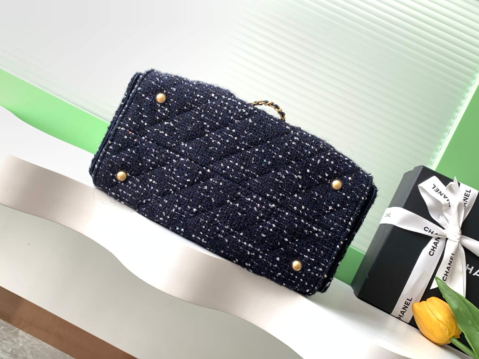 Chanel 25 Hobo Tweed Sequined Aged Gold-tone Metal Hardware Shoulder Bag - Image 45