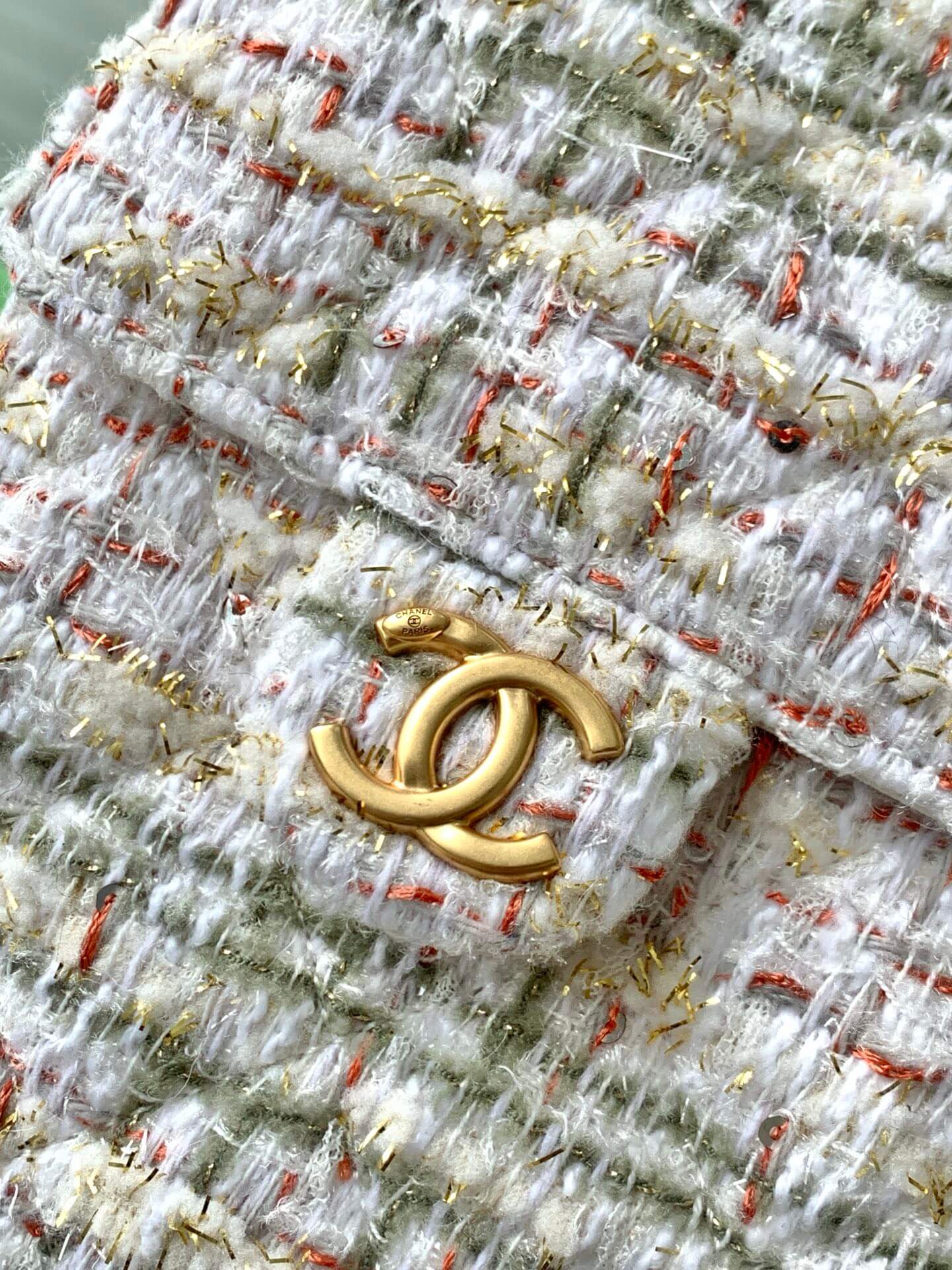 Chanel 25 Hobo Tweed Sequined Aged Gold-tone Metal Hardware Shoulder Bag - Image 24