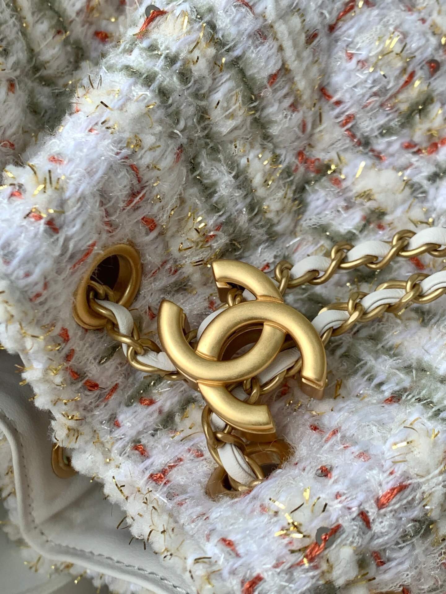 Chanel 25 Hobo Tweed Sequined Aged Gold-tone Metal Hardware Shoulder Bag - Image 23