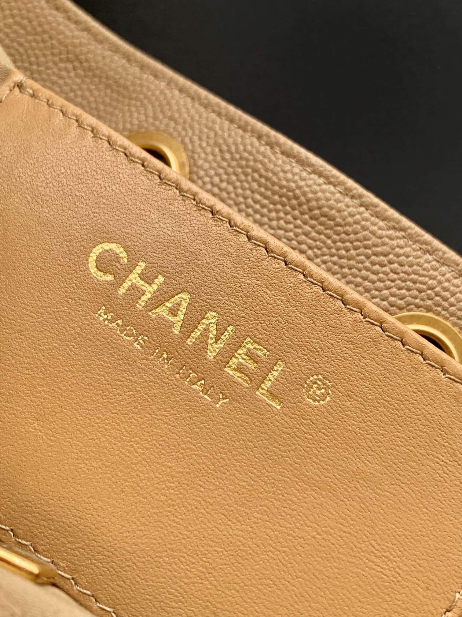 Chanel 25 Small - Medium Shoulder Handbag Grained Calfskin & Gold-Tone Metal - Image 110