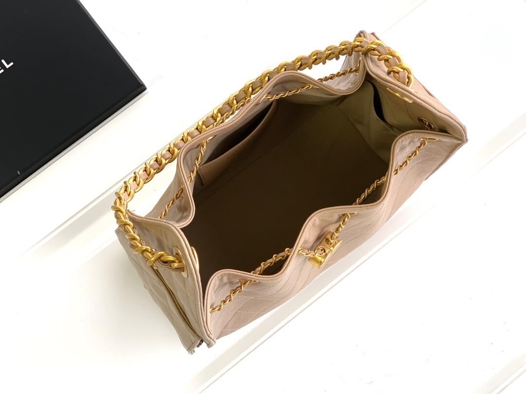 Chanel 25 Small - Medium Shoulder Handbag Grained Calfskin & Gold-Tone Metal - Image 109