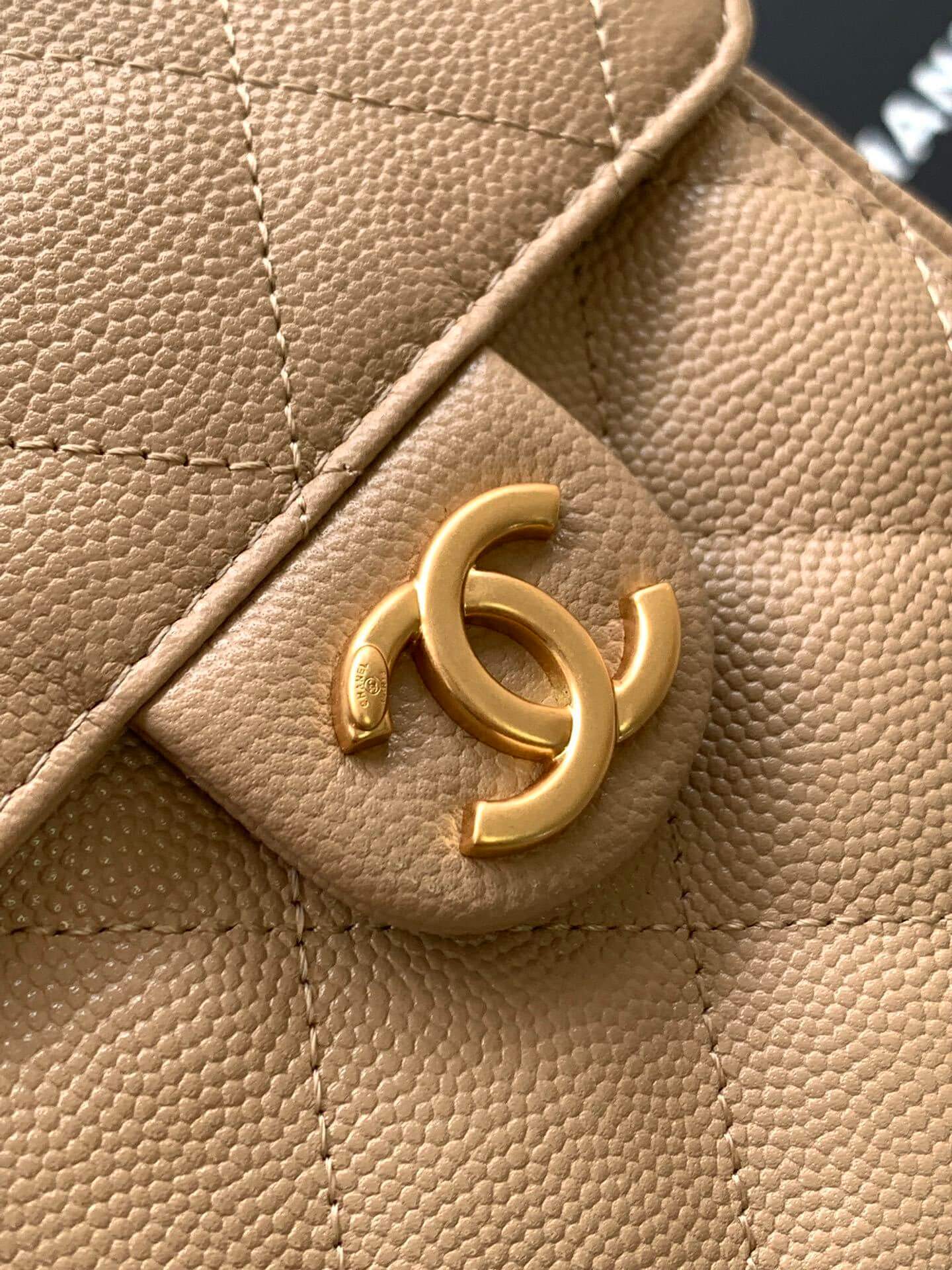 Chanel 25 Small - Medium Shoulder Handbag Grained Calfskin & Gold-Tone Metal - Image 112