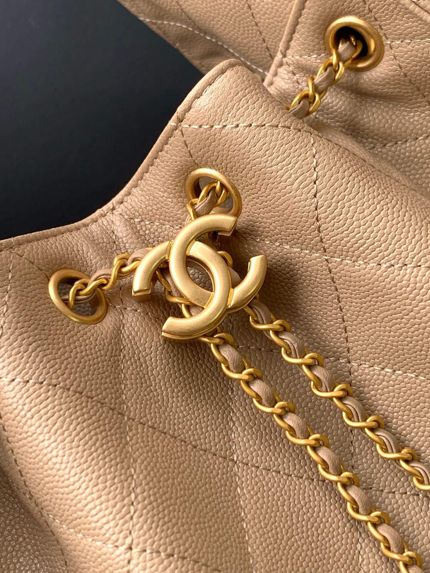 Chanel 25 Small - Medium Shoulder Handbag Grained Calfskin & Gold-Tone Metal - Image 111