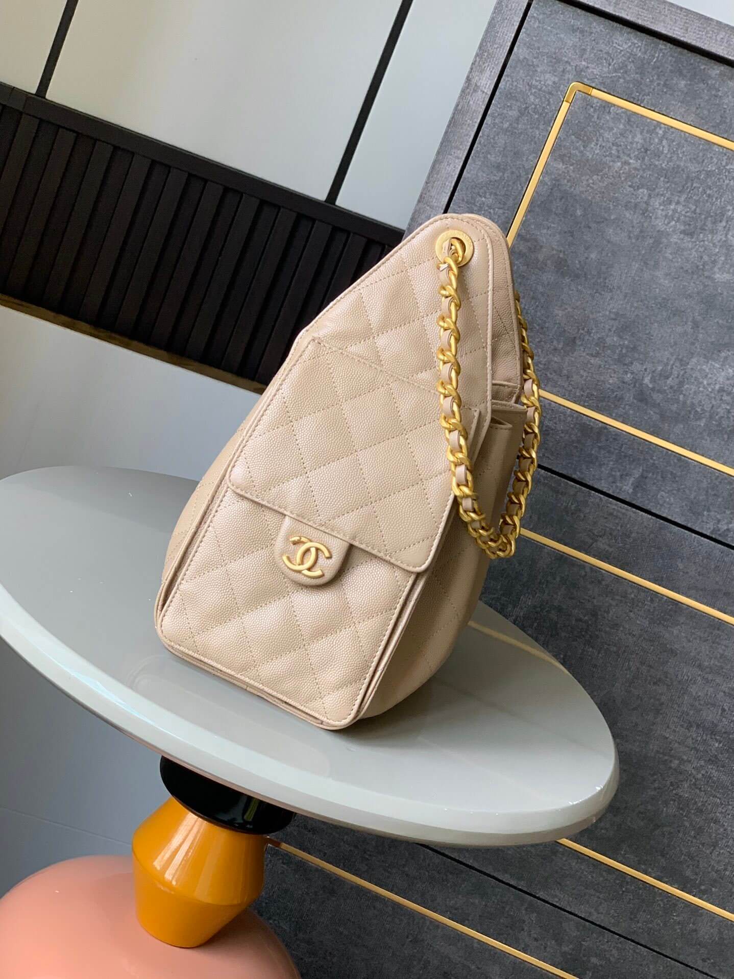Chanel 25 Small - Medium Shoulder Handbag Grained Calfskin & Gold-Tone Metal - Image 114