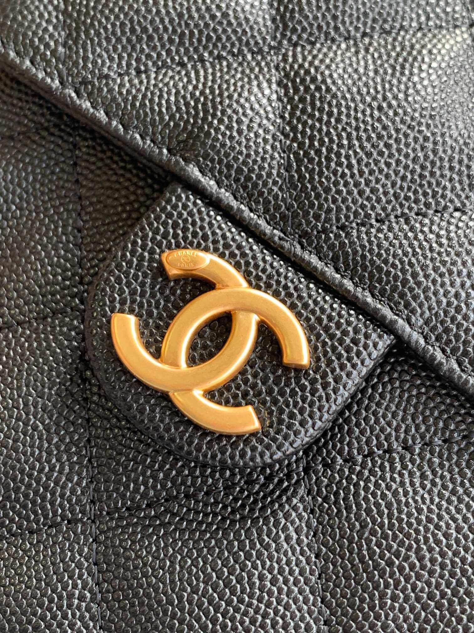 Chanel 25 Small - Medium Shoulder Handbag Grained Calfskin & Gold-Tone Metal - Image 5