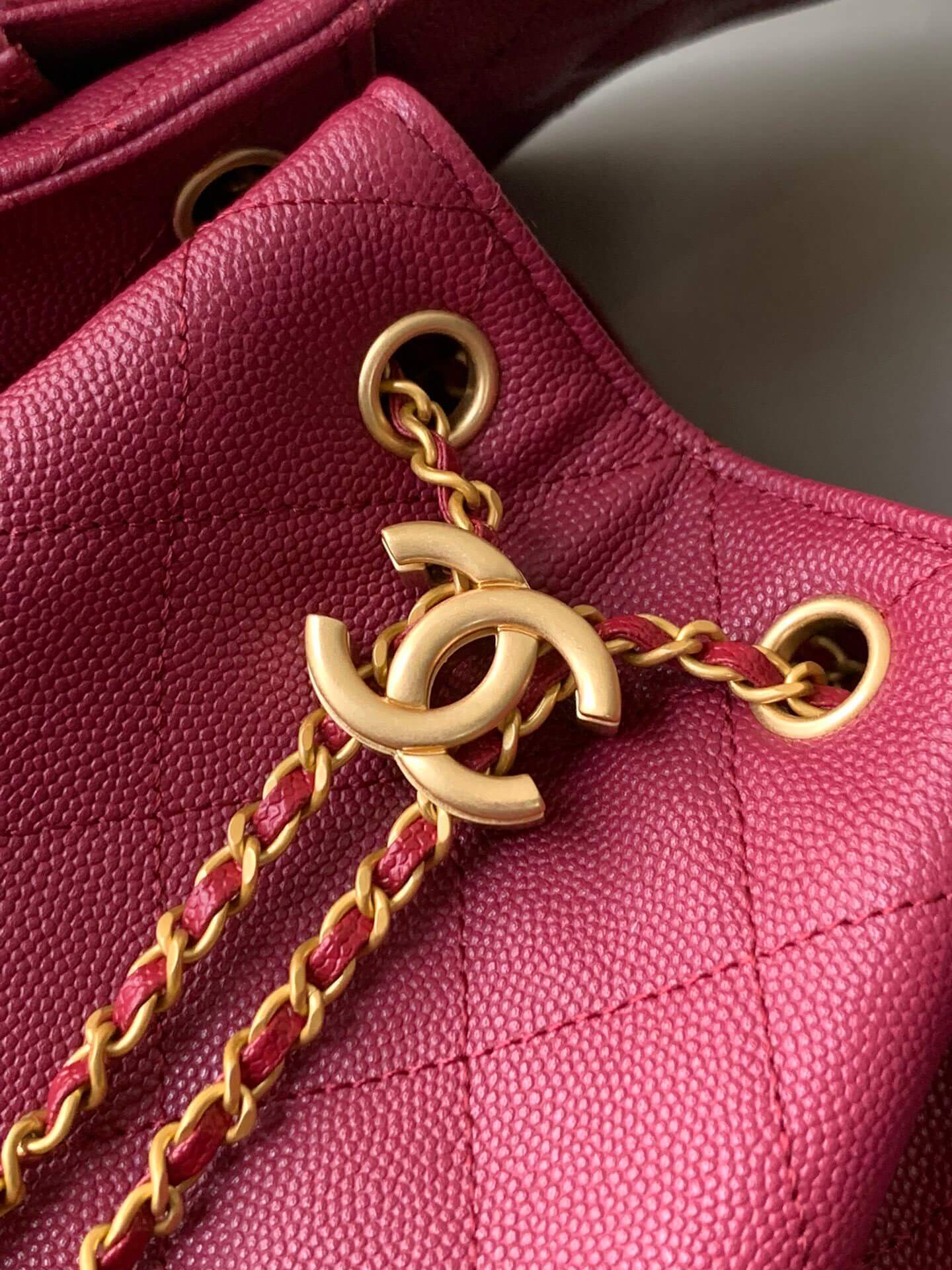 Chanel 25 Small - Medium Shoulder Handbag Grained Calfskin & Gold-Tone Metal - Image 31