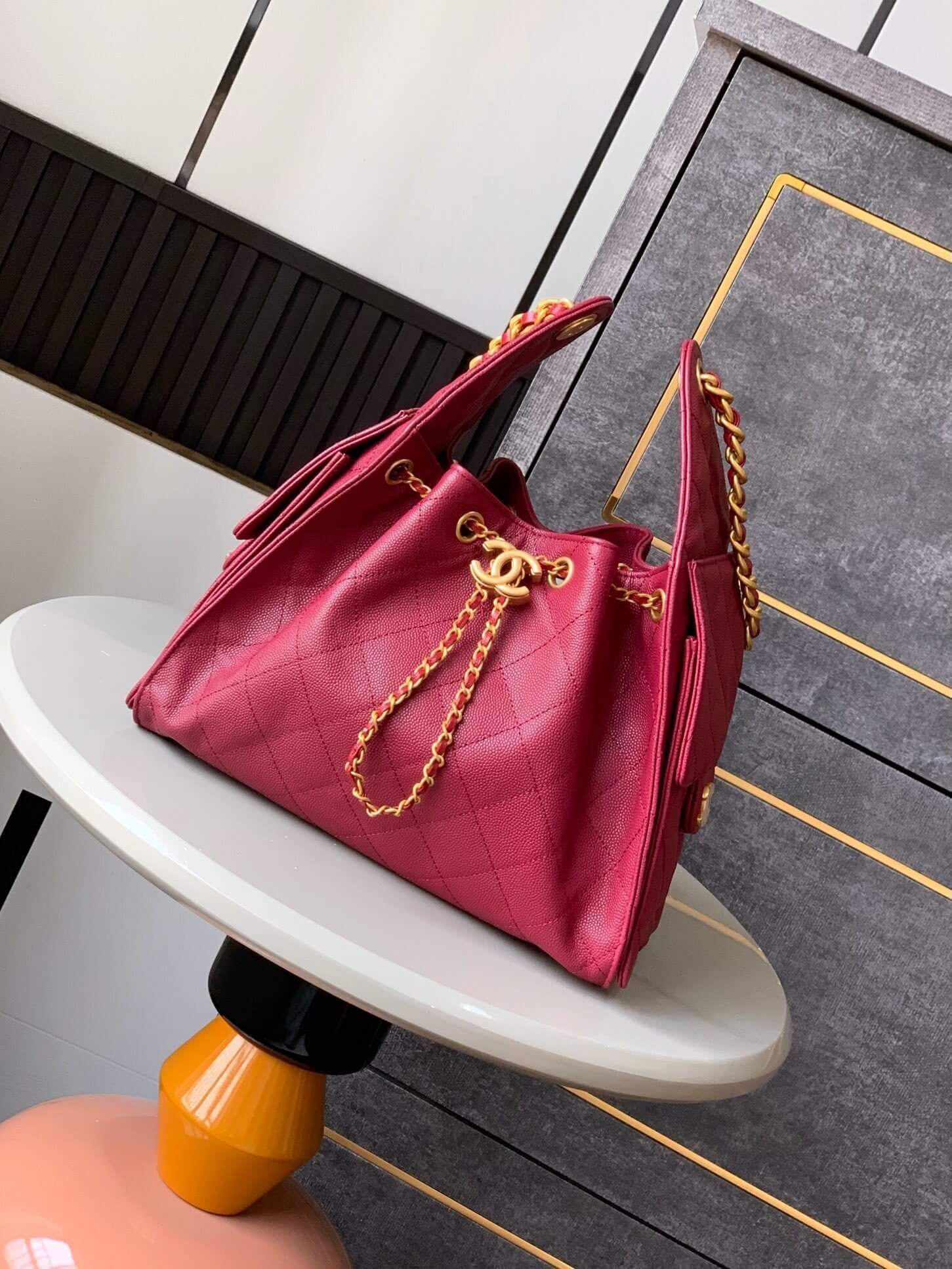 Chanel 25 Small - Medium Shoulder Handbag Grained Calfskin & Gold-Tone Metal - Image 27