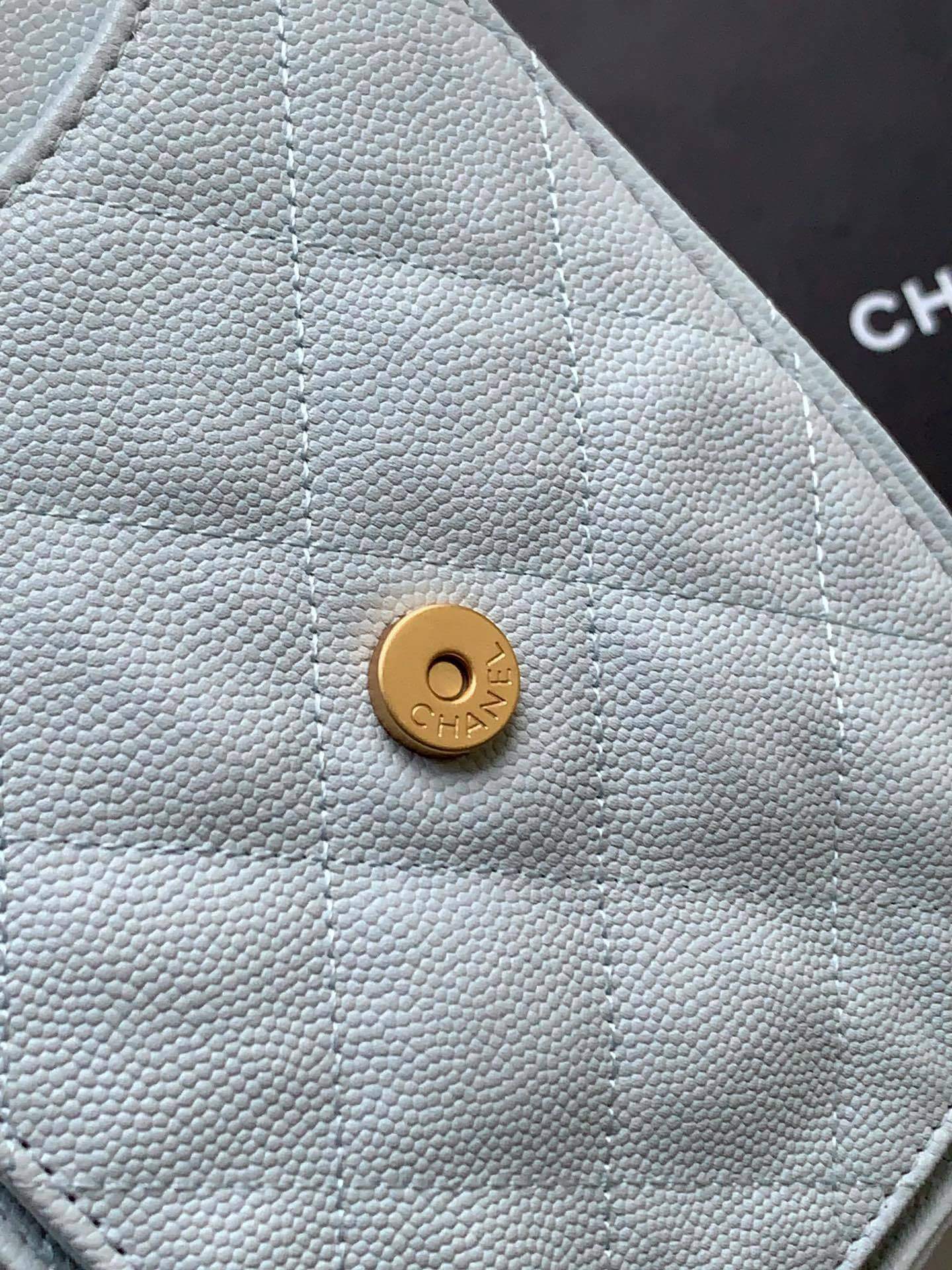 Chanel 25 Small - Medium Shoulder Handbag Grained Calfskin & Gold-Tone Metal - Image 77