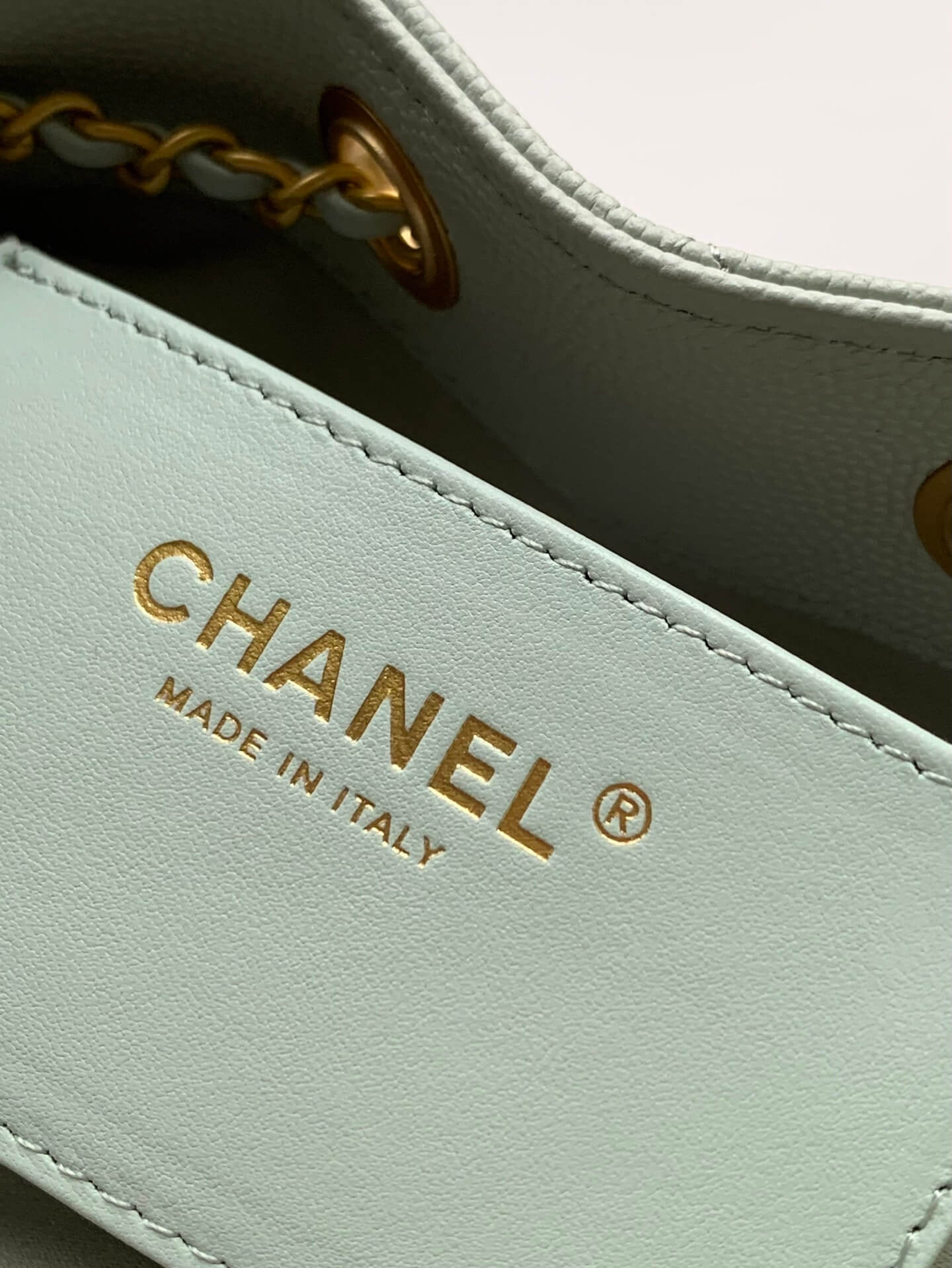 Chanel 25 Small - Medium Shoulder Handbag Grained Calfskin & Gold-Tone Metal - Image 128