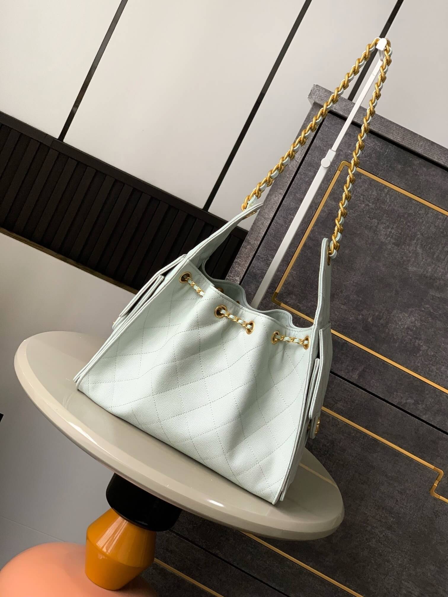 Chanel 25 Small - Medium Shoulder Handbag Grained Calfskin & Gold-Tone Metal - Image 126