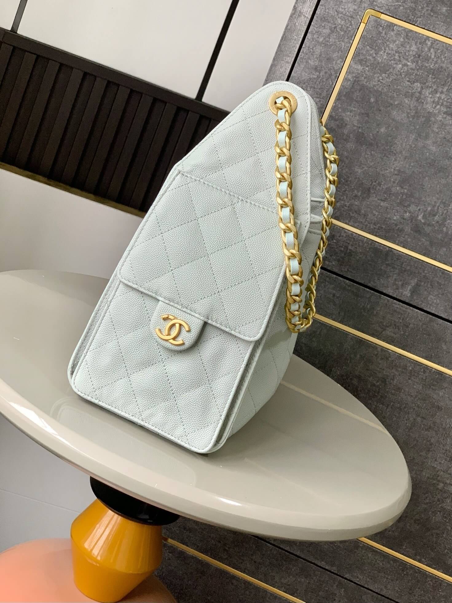 Chanel 25 Small - Medium Shoulder Handbag Grained Calfskin & Gold-Tone Metal - Image 132