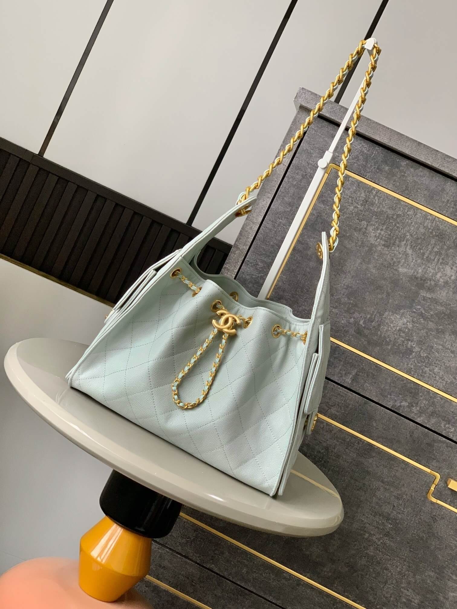 Chanel 25 Small - Medium Shoulder Handbag Grained Calfskin & Gold-Tone Metal - Image 125