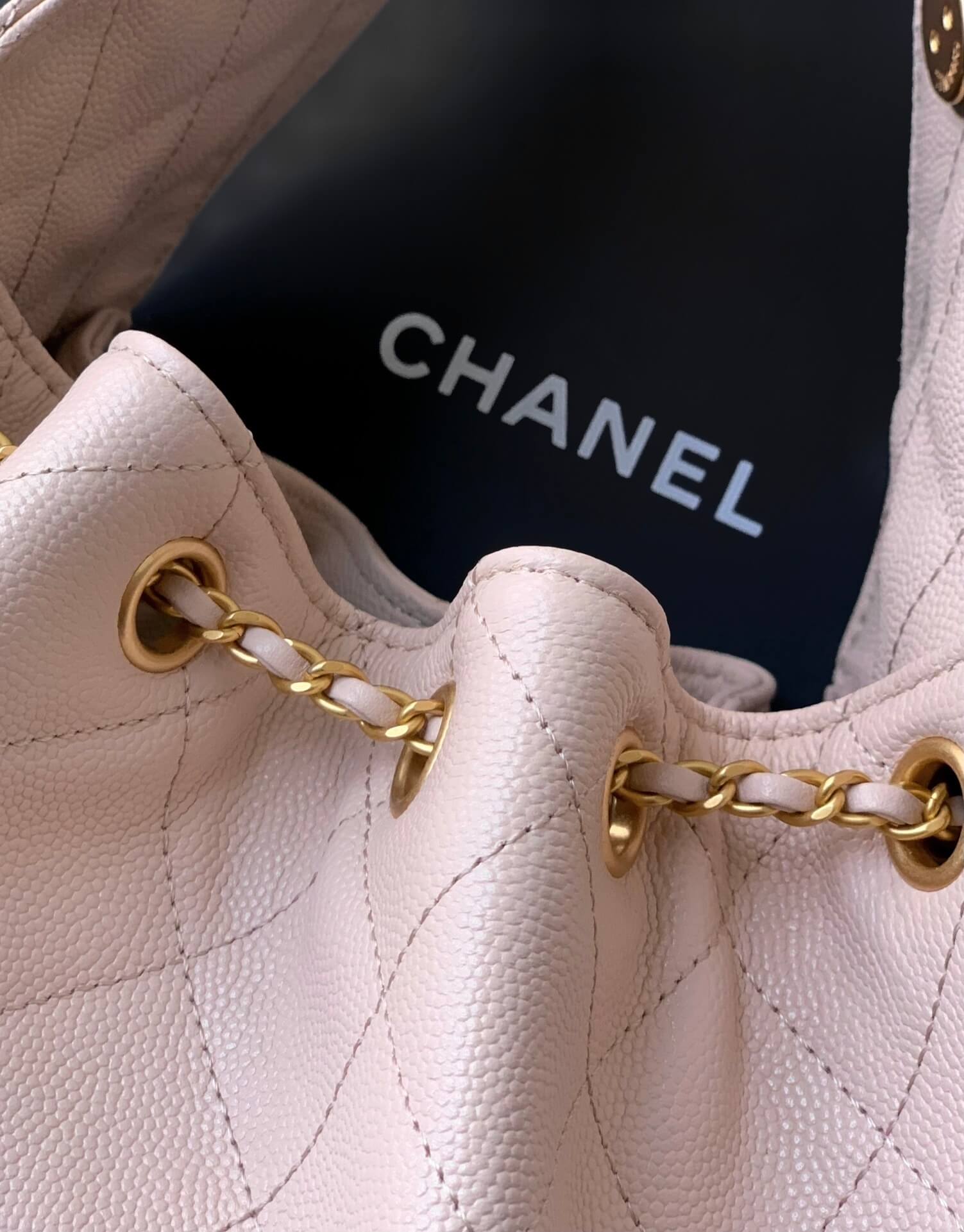 Chanel 25 Small - Medium Shoulder Handbag Grained Calfskin & Gold-Tone Metal - Image 94