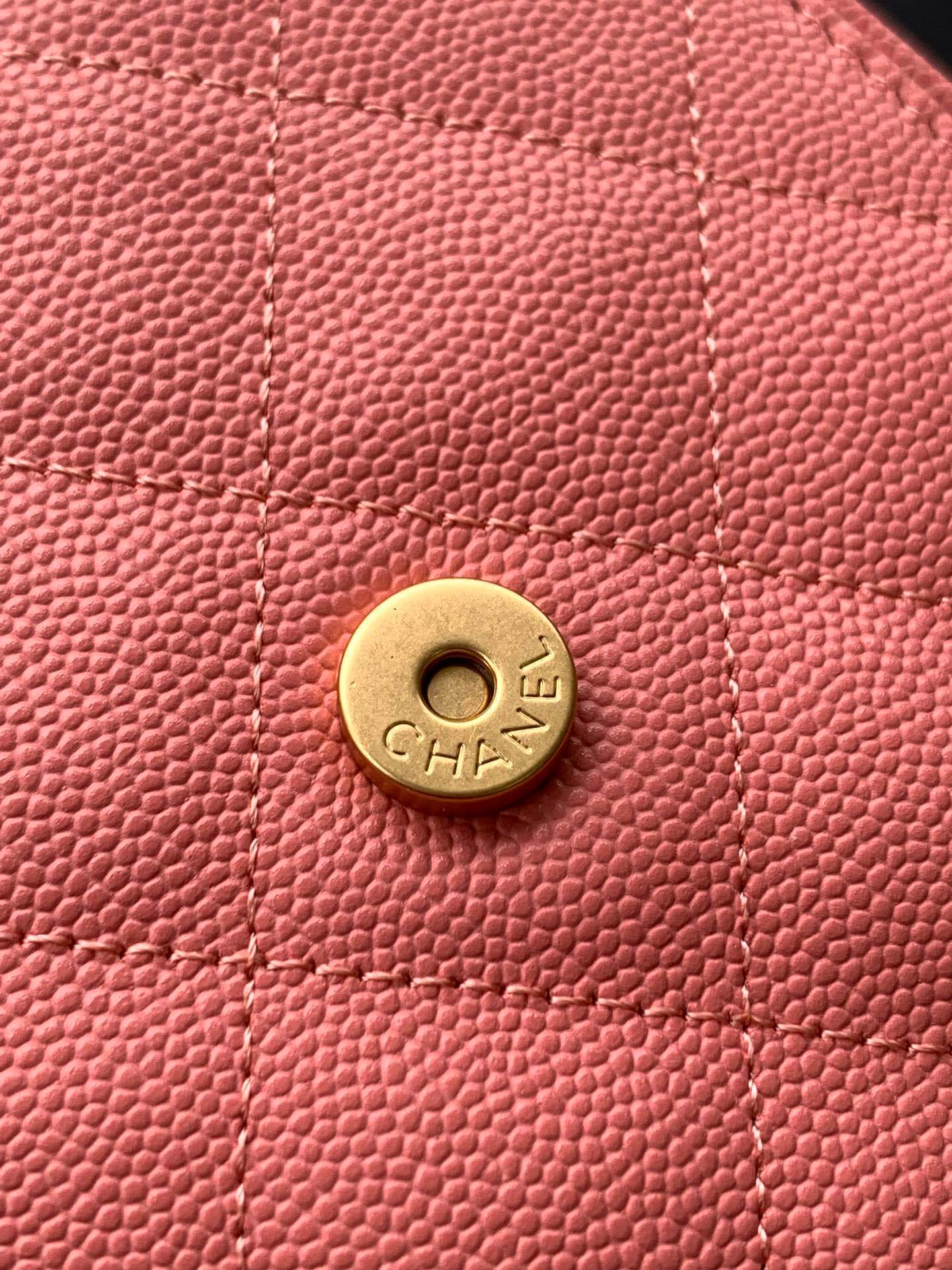 Chanel 25 Small - Medium Shoulder Handbag Grained Calfskin & Gold-Tone Metal - Image 68