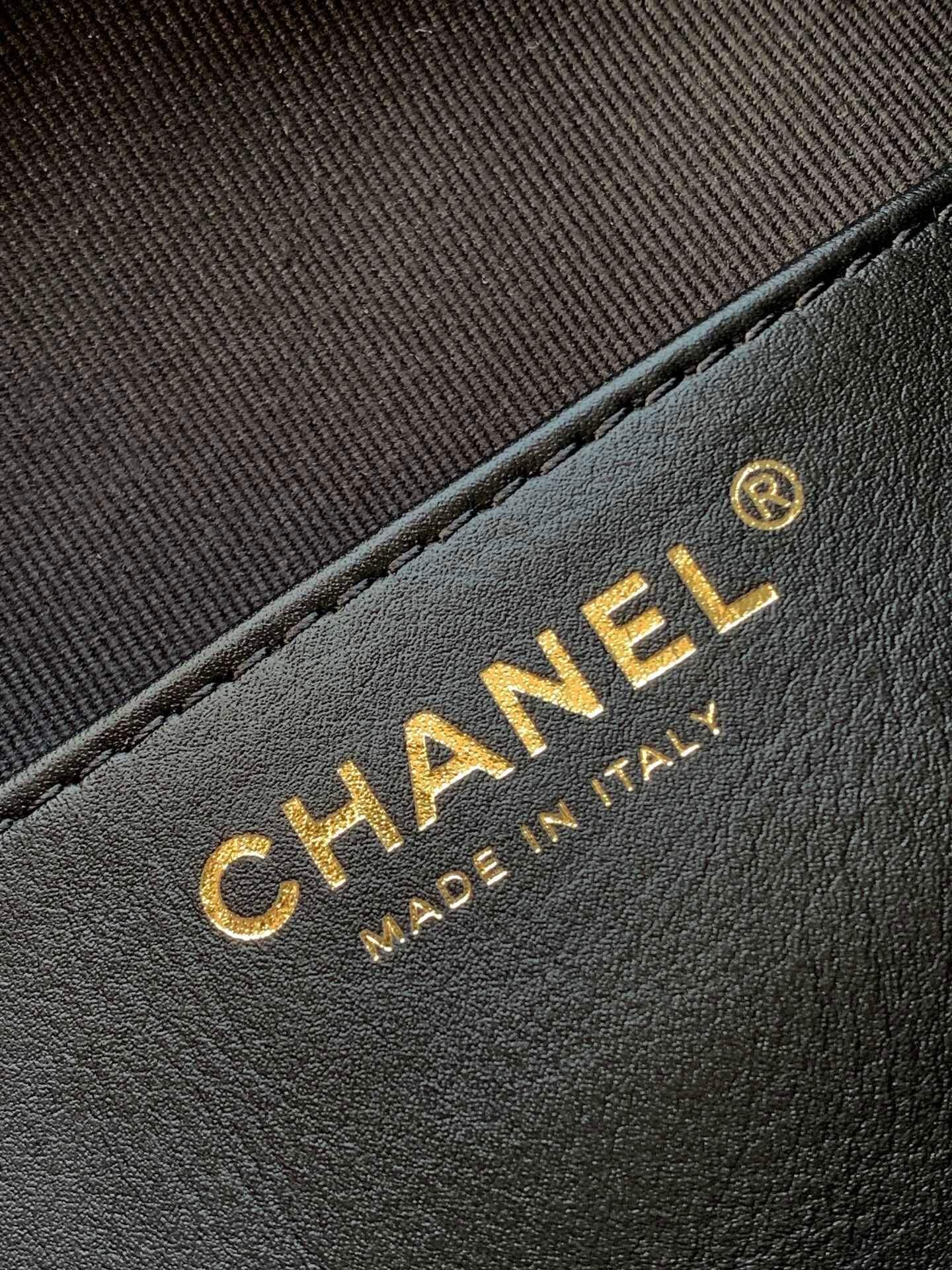 Chanel 25 Small - Medium Shoulder Handbag Shiny Crumpled Calfskin, Gold-Tone & Ruthenium-Finish Metal Black - Image 13