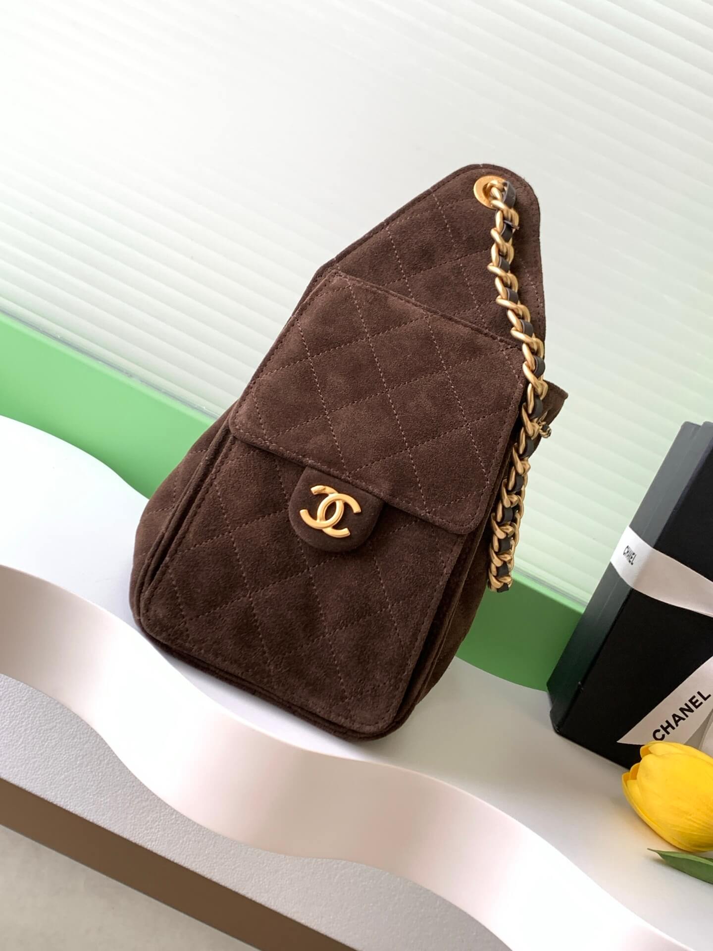 Chanel 25 Small - Medium Shoulder Handbag Suede Calfskin & Gold Metal - Image 186